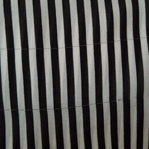 🔴 Button down - Picture 4 of 4